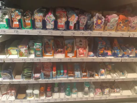 Zeug von Tinti oder Saubär zum Baden, Duschen, hübsch machen etc