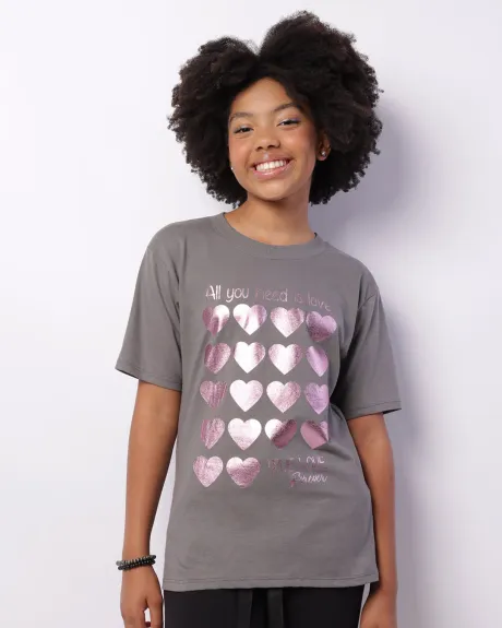 Camiseta Juvenil Oversized Estampa Foil Corações Manga Curta Cinza