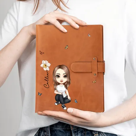 Personalisierte Cartoon-Figur Skizzenbuch Notizbuch A5 Lederhülle mit Namen Geburtsblume Innentasche Geburtstag Geschenk für Studierende Bürokräfte - CALLIE