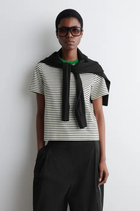 CLEAN CUT REGULAR T-SHIRT - BLACK / GREEN / STRIPED | COS