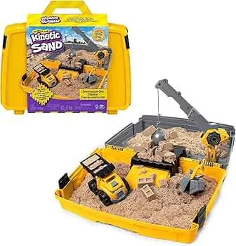 Kinetic Sand Baustellen Koffer - mit 907 g original magischem kinetischem Sand aus Schweden, Baustellenfahrzeug und Zubehör für kreatives Indoor-Sandspiel, für Kinder ab 3 Jahren: Amazon.de: Spielzeug