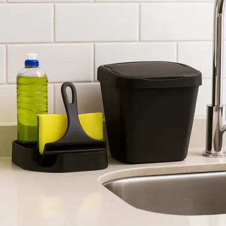 Kit Pia Lixeira 4,5l Tampa Porta Detergente Bucha E Rodinho Preto | Frete grátis