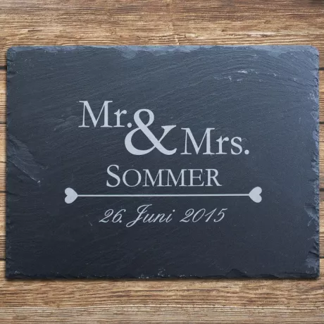 Schieferplatte Mr. und Mrs. mit Gravur - jetzt entdecken auf geschenkidee.de