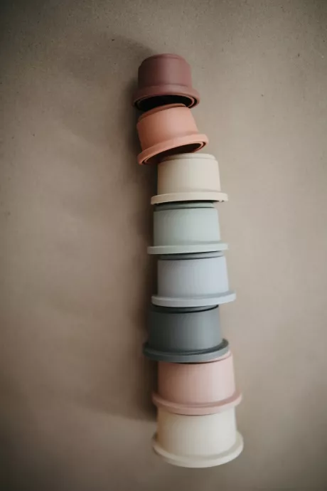 Stapelbecher mit 8 Becher - Farbe Original + Forest - mushie Stacking – Tiny Miny Kids Concept